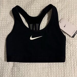 Nike Women's swoosh Black Sports Bra
